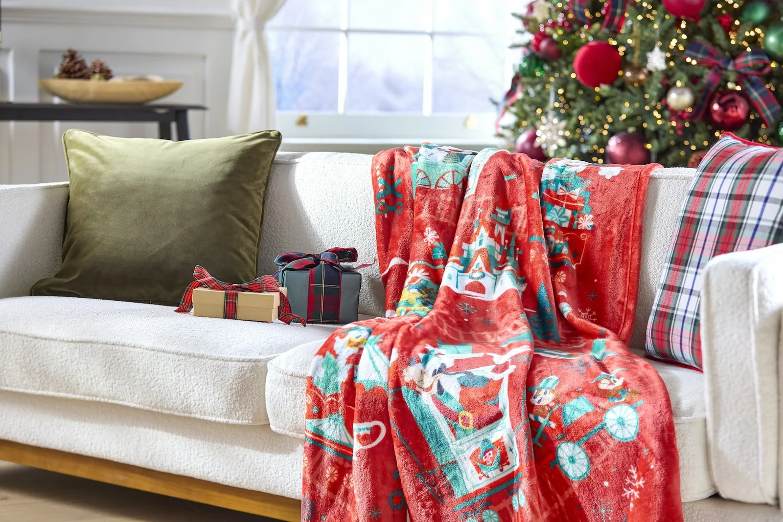 Holiday throw blanket