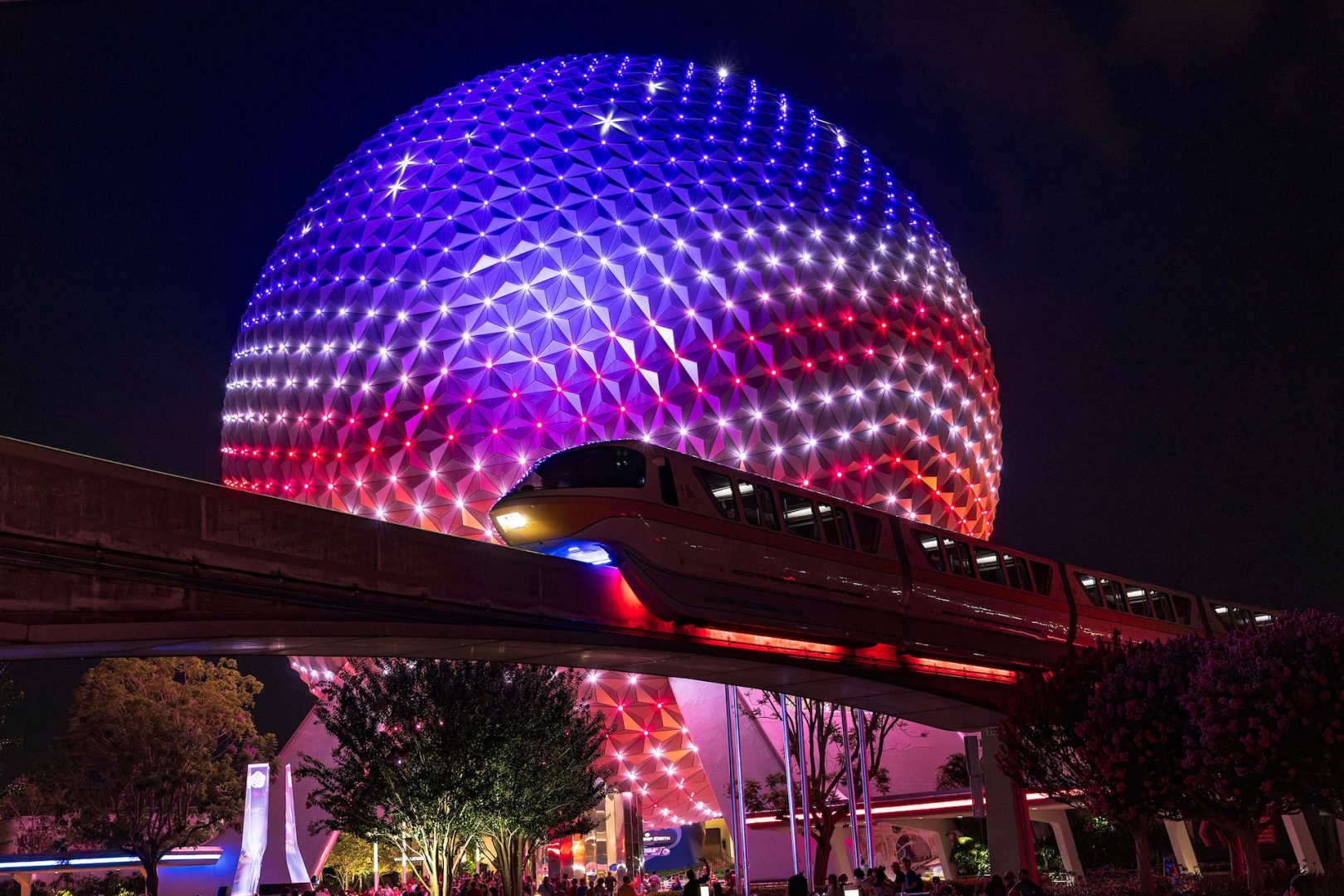 Patriotic cavalcade and decorations at Disneyland Resort