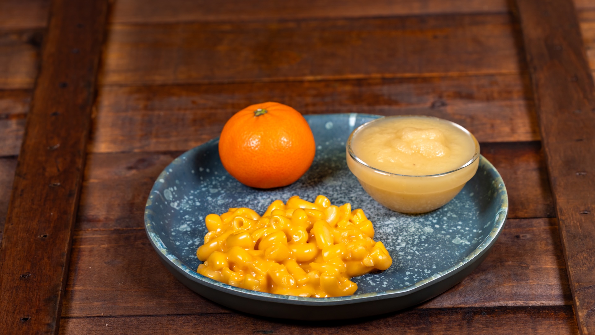 Mac and cheese kids meal with mandarin orange and applesauce