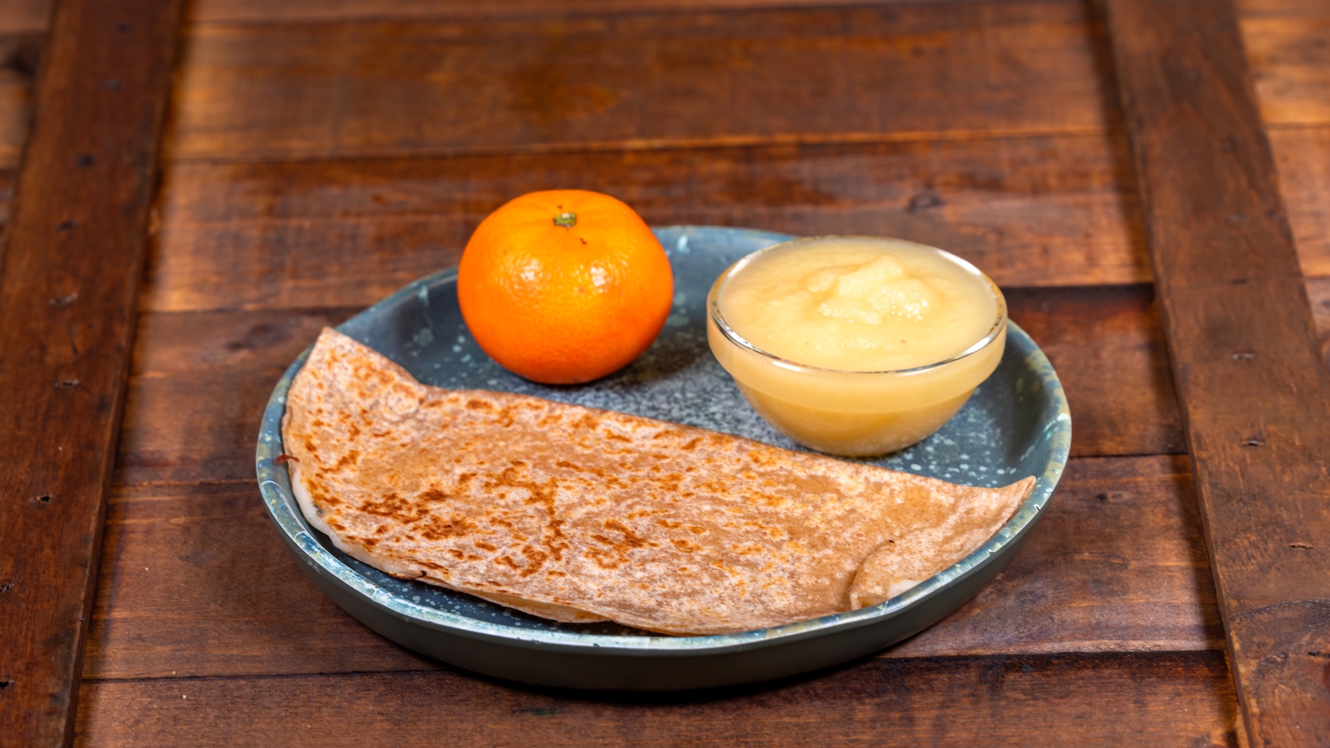 Rancho del Zocalo cheese quesadilla with mandarin orange and applesauce