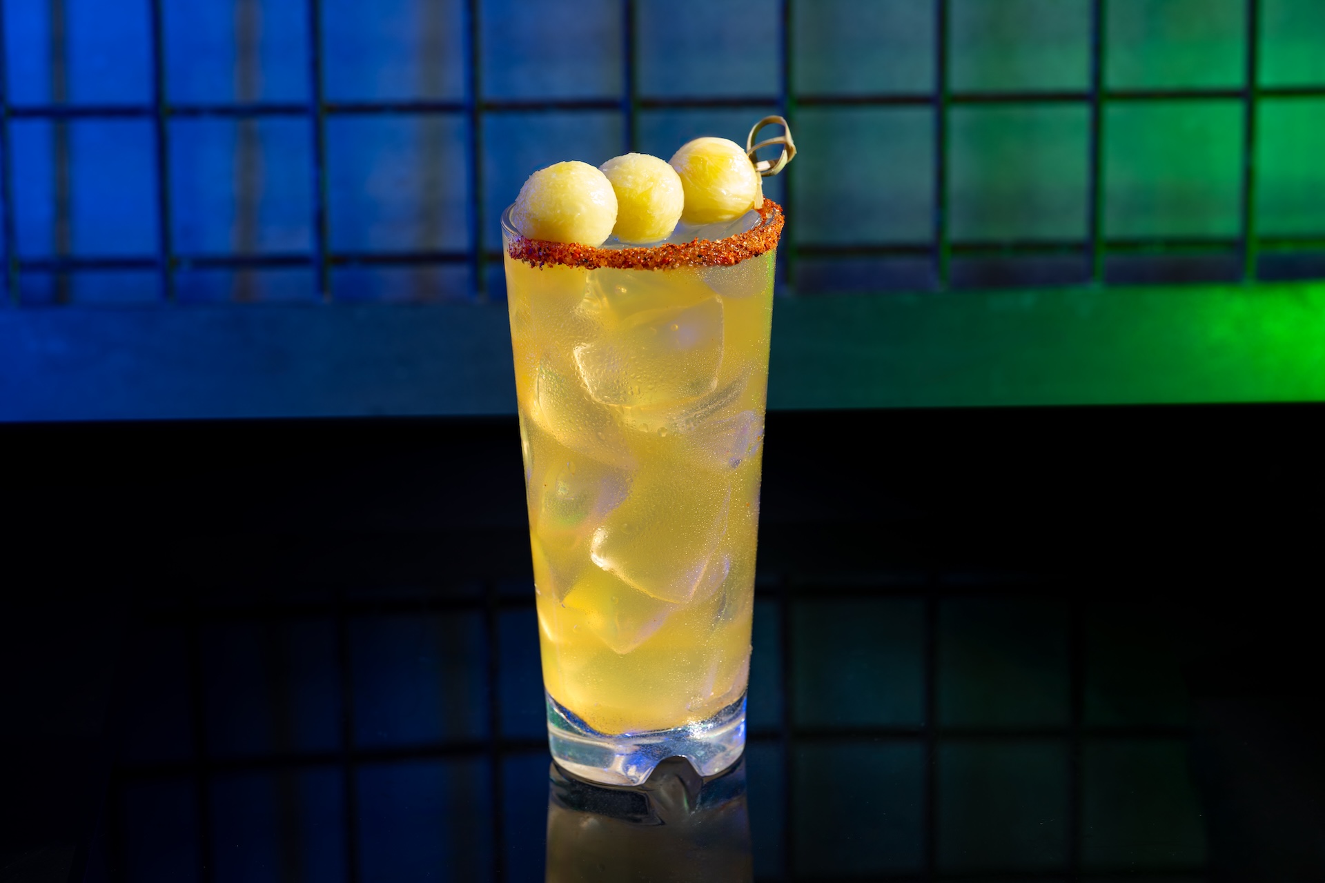 Three Suns Over Batuu lemonade drink