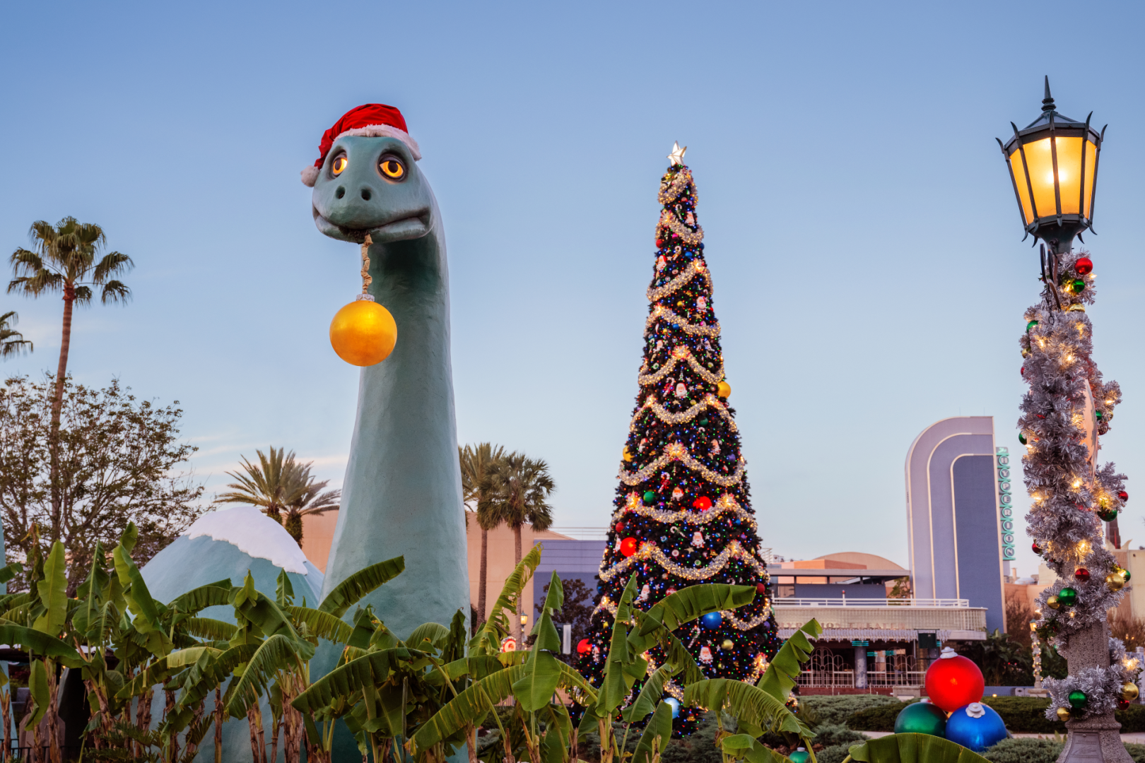 Frozen Holiday Surprise with Elsa transforming Cinderella Castle