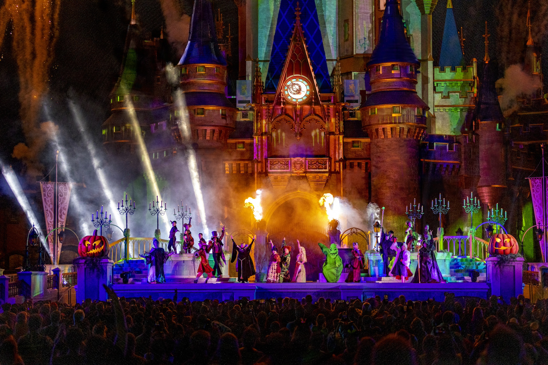 The Hocus Pocus Villain Spelltacular at Cinderella Castle