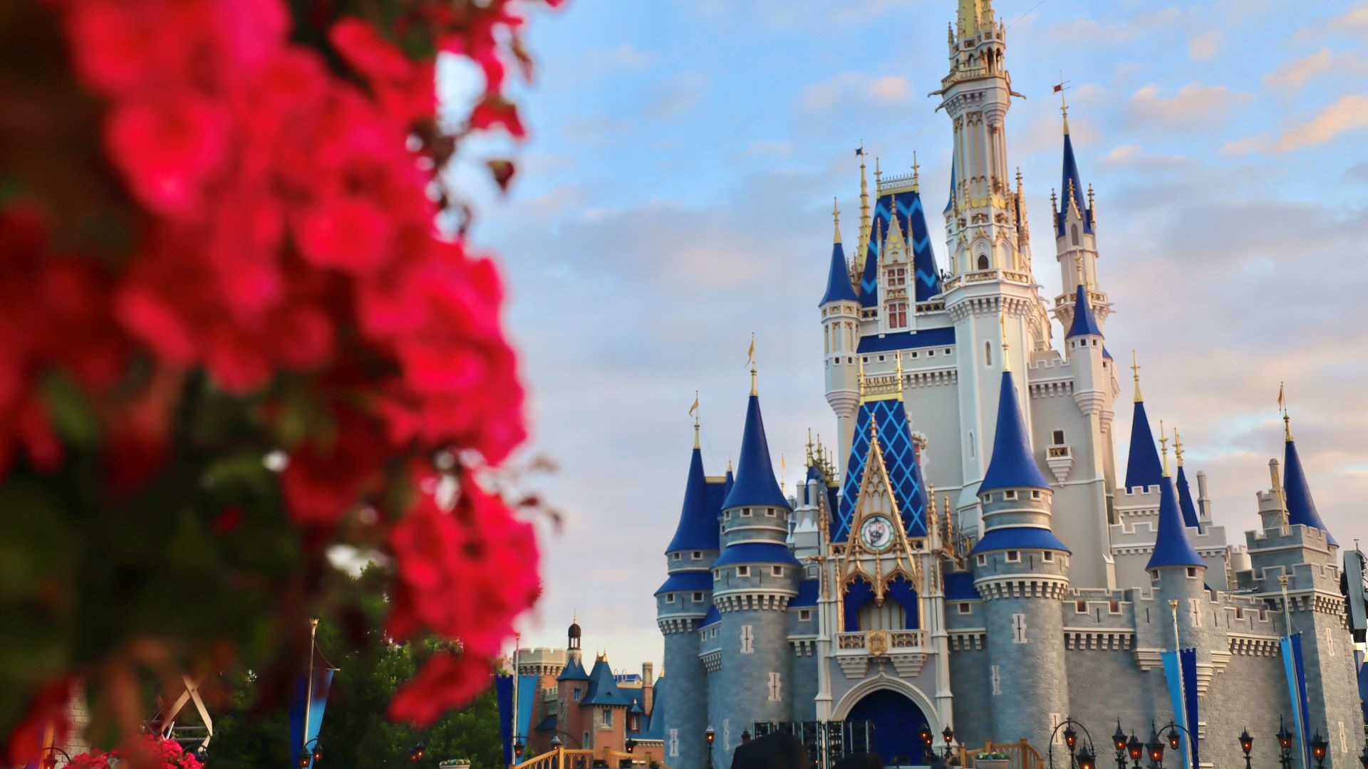 Cinderella Castle decorated as a gift for holiday festivities
