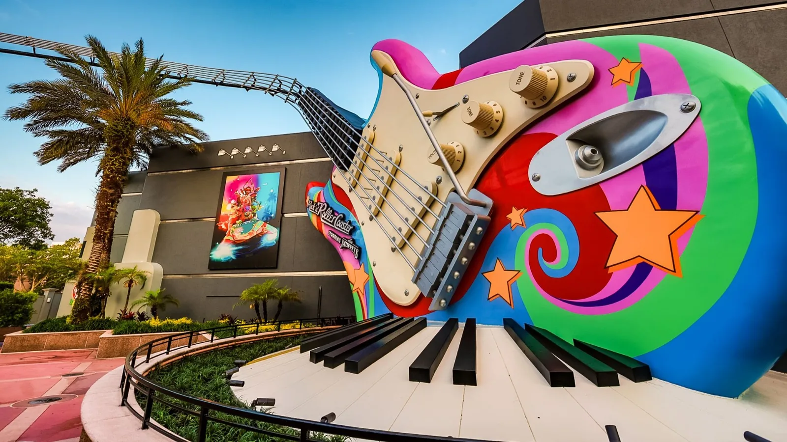 The Electric Mayhem's Holiday Takeover is Coming to Rock 'n' Roller Coaster