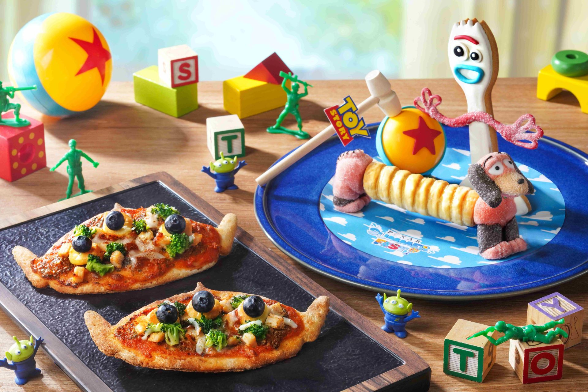 Pixar Dine & Play Party at Hong Kong Disneyland Main Street Corner Cafe