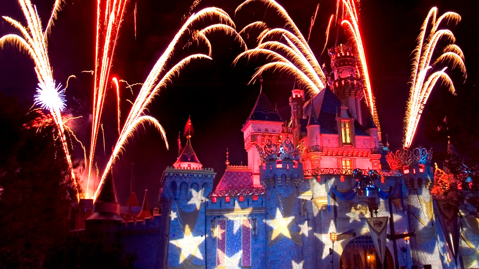 Remember... Dreams Come True nighttime spectacular returning to Disneyland